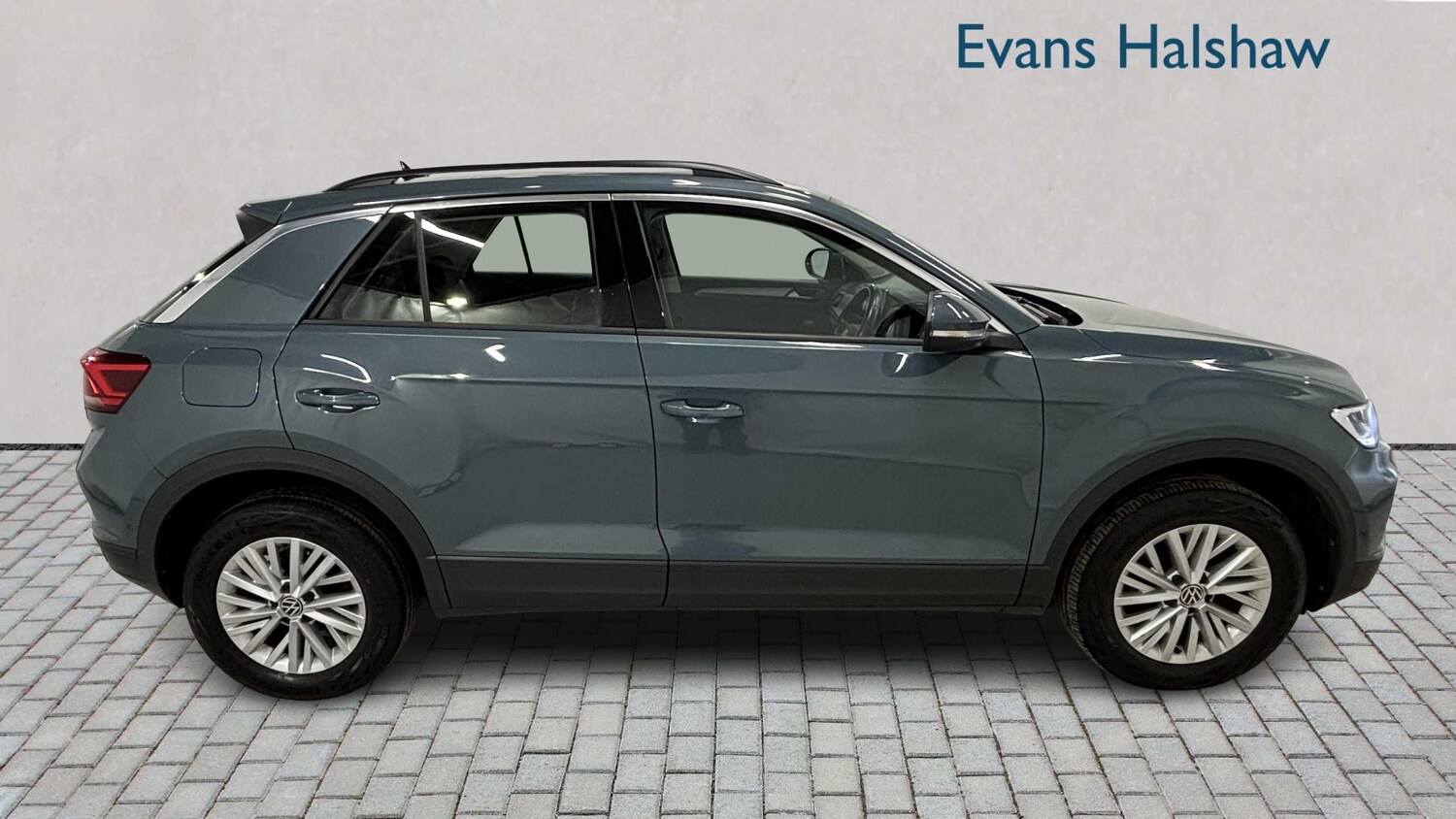 Used Volkswagen T-Roc 2022 for sale - 77093426: Photo 4