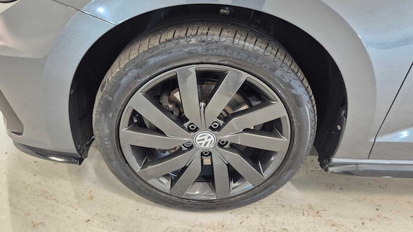 Used Volkswagen Touran 2020 for sale - 76242511: Photo 8
