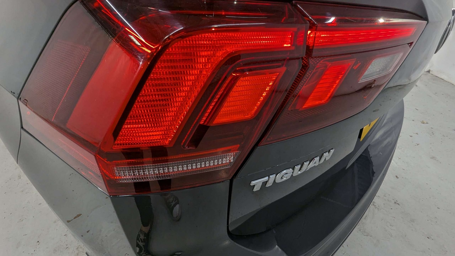 Used Volkswagen Tiguan 2019 for sale - 76902449: Photo 32