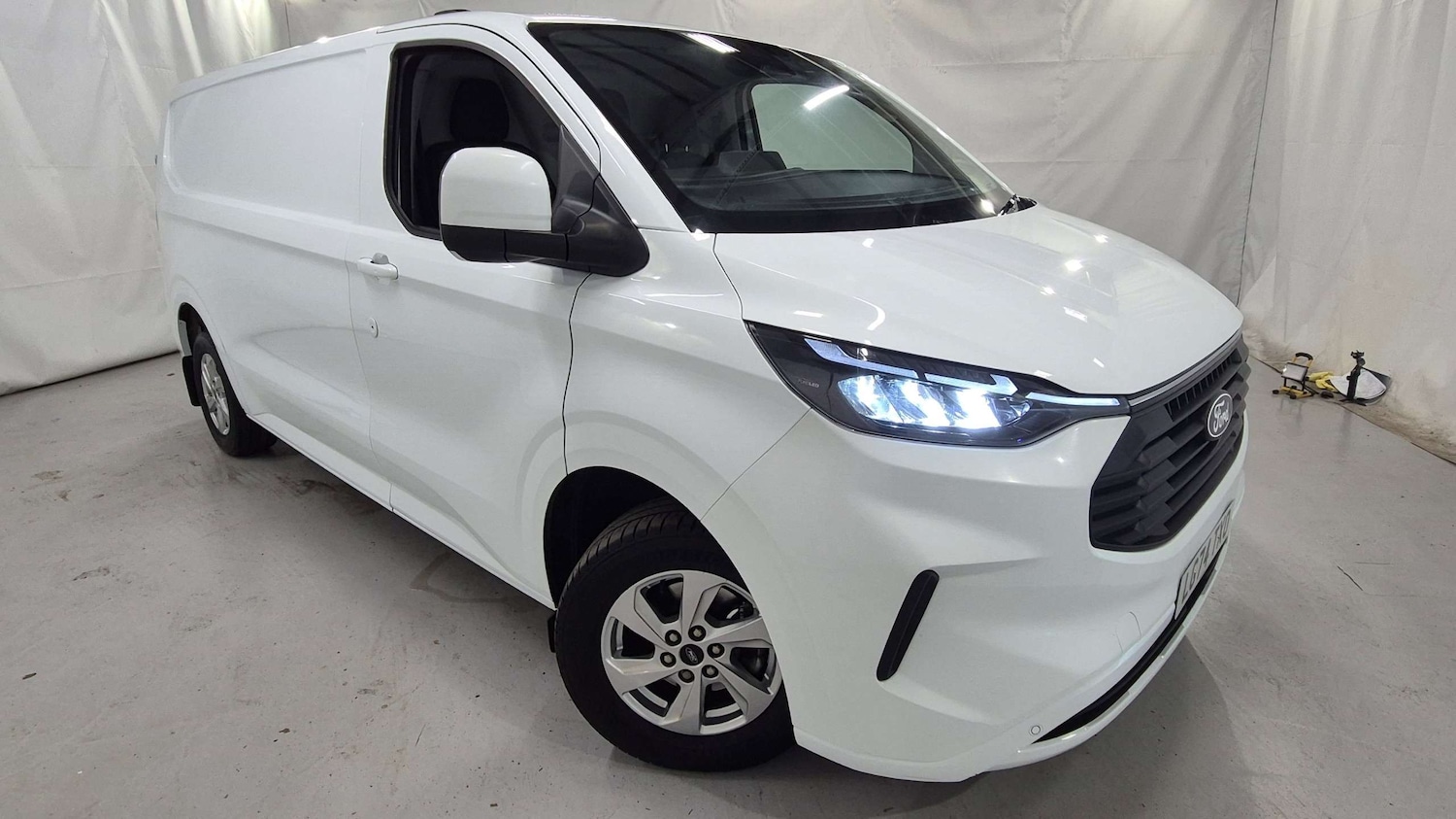 Used Ford Transit Custom 2024 for sale - 76610701: Photo 1