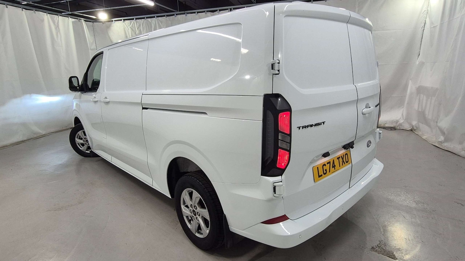 Used Ford Transit Custom 2024 for sale - 76610701: Photo 3