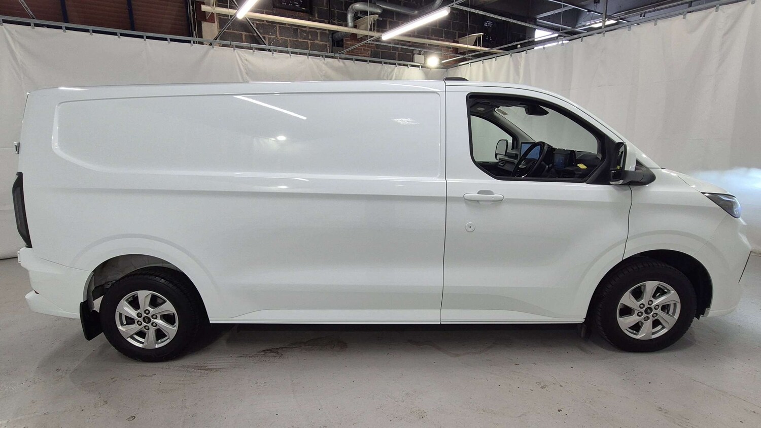 Used Ford Transit Custom 2024 for sale - 76610701: Photo 5