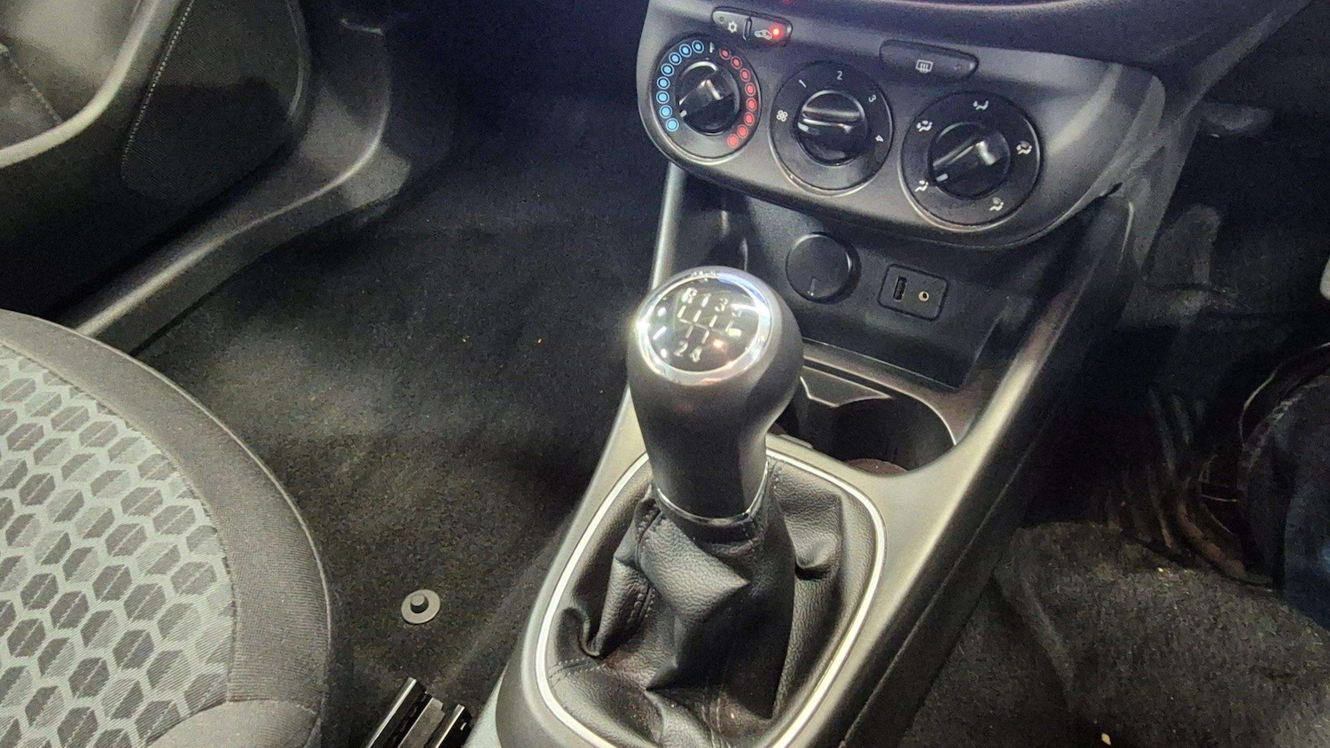 Used Vauxhall Corsa 2015 for sale - 76705069: Photo 25