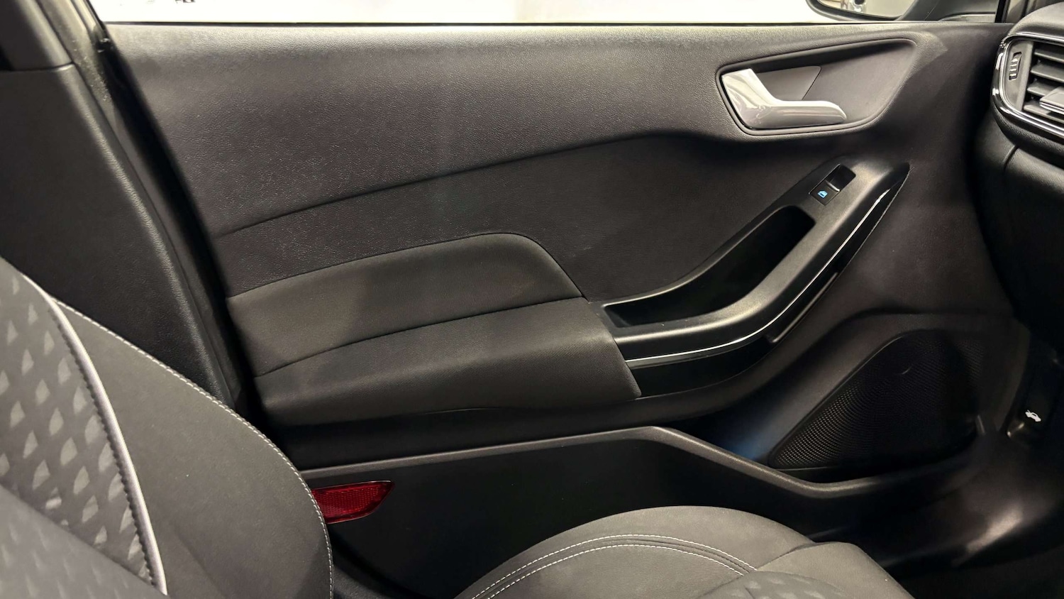 Used Ford Fiesta 2018 for sale - 76967895: Photo 32