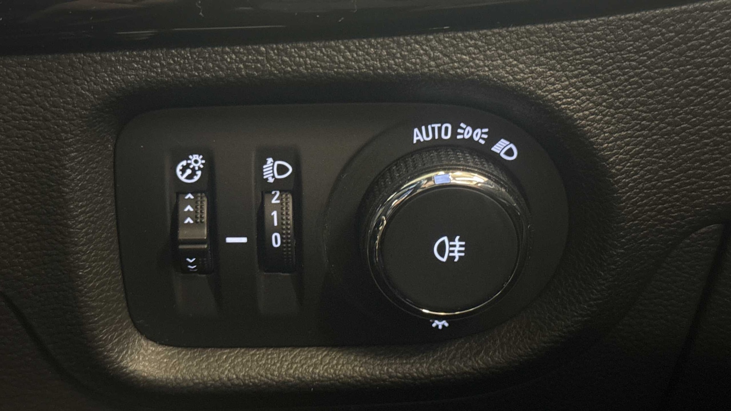 Used Vauxhall Astra 2017 for sale - 76636825: Photo 19