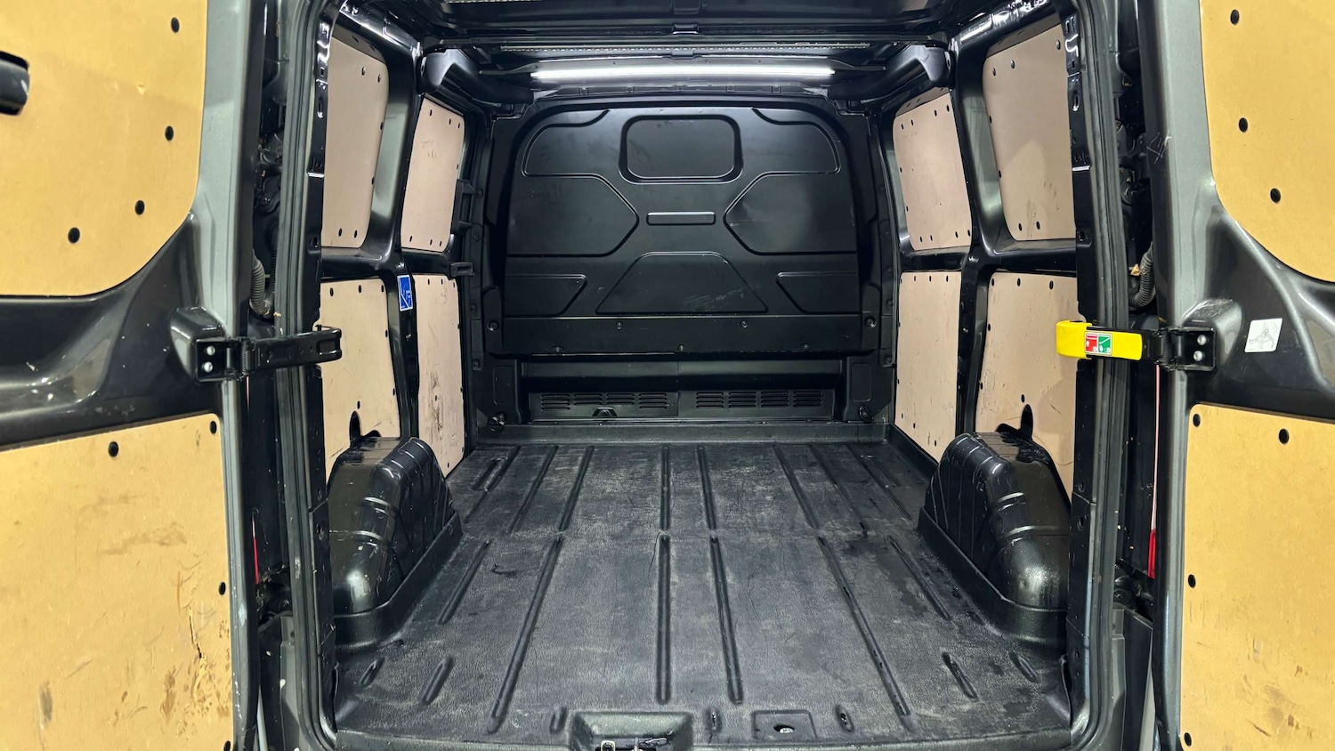 Used Ford Transit Custom 2023 for sale - 77577410: Photo 14