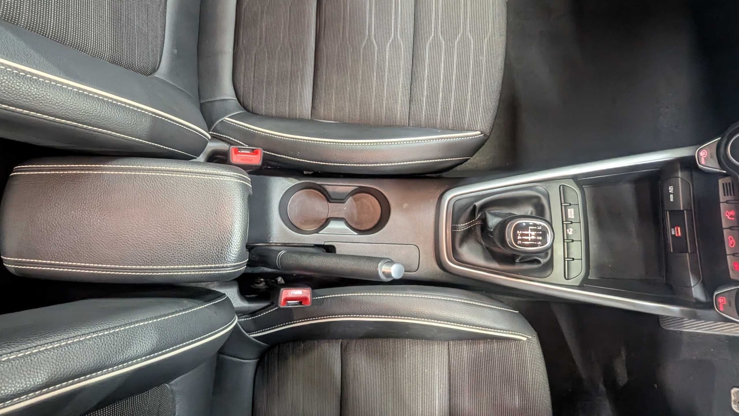 Used Kia Stonic 2021 for sale - 76351643: Photo 14