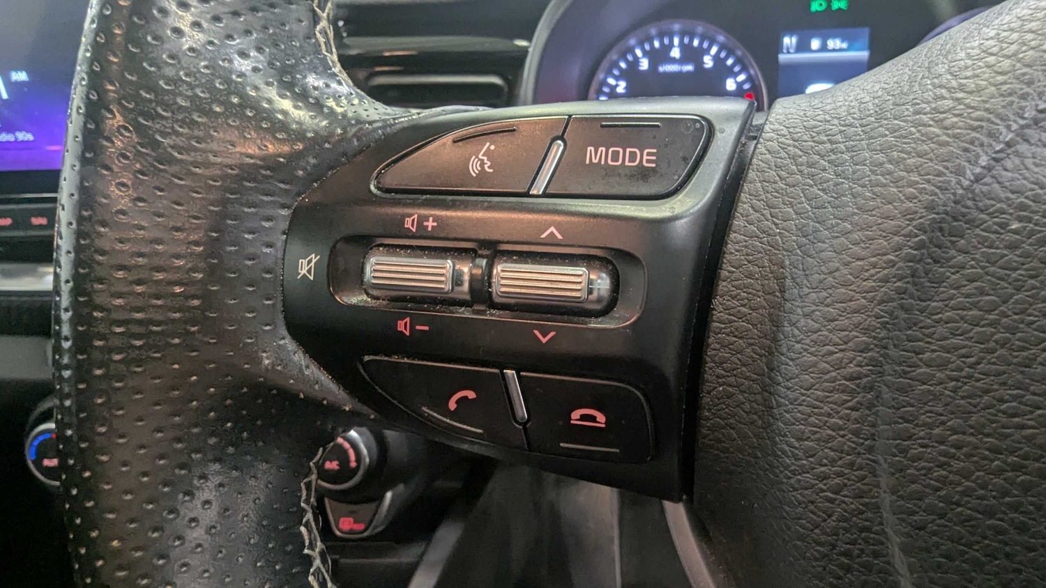 Used Kia Stonic 2021 for sale - 76351643: Photo 16