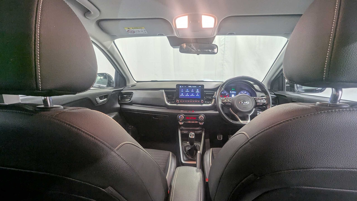 Used Kia Stonic 2021 for sale - 76351643: Photo 31