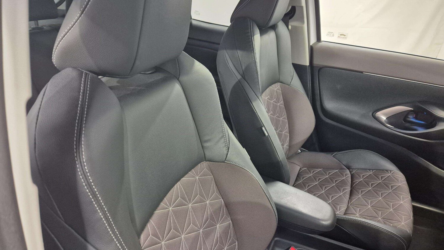 Used Toyota Yaris Cross 2022 for sale - 77294123: Photo 14