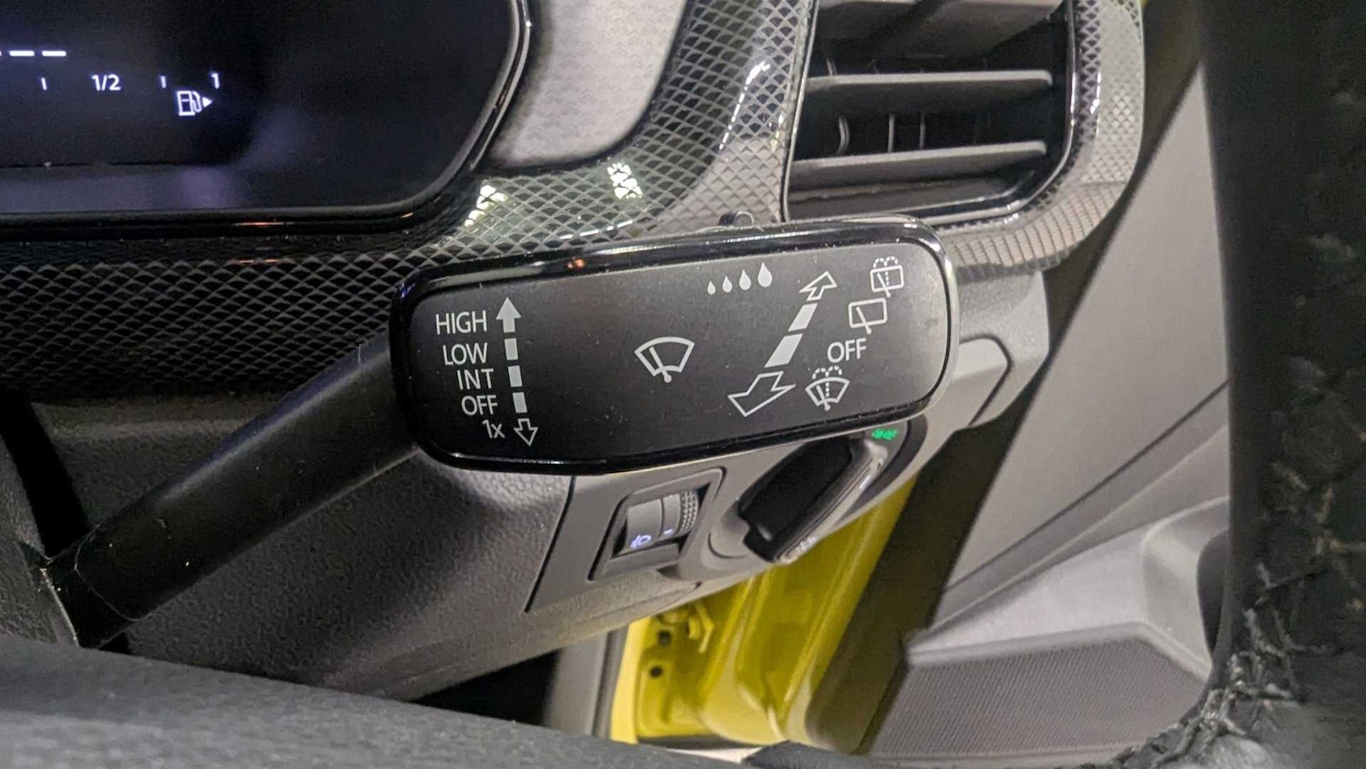 Used Volkswagen T-Cross 2024 for sale - 76594292: Photo 24