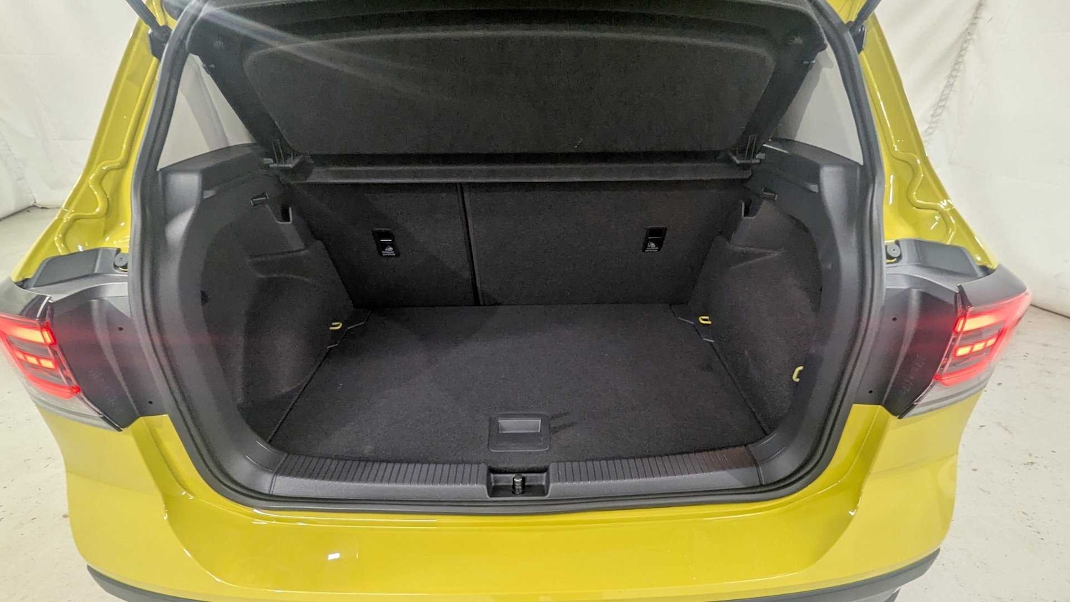 Used Volkswagen T-Cross 2024 for sale - 76594292: Photo 32