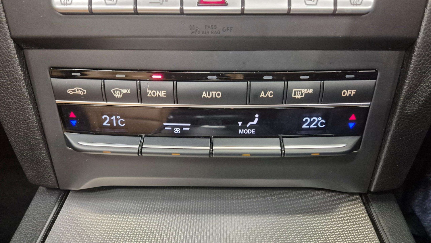 Used Mercedes-Benz E Class 2016 for sale - 76718093: Photo 25