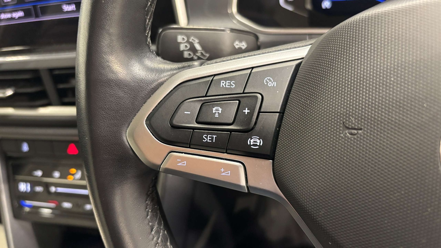 Used Volkswagen T-Roc 2022 for sale - 76916012: Photo 23