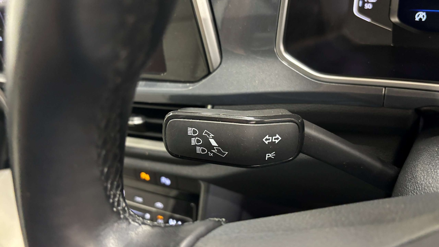 Used Volkswagen T-Roc 2022 for sale - 76916012: Photo 26