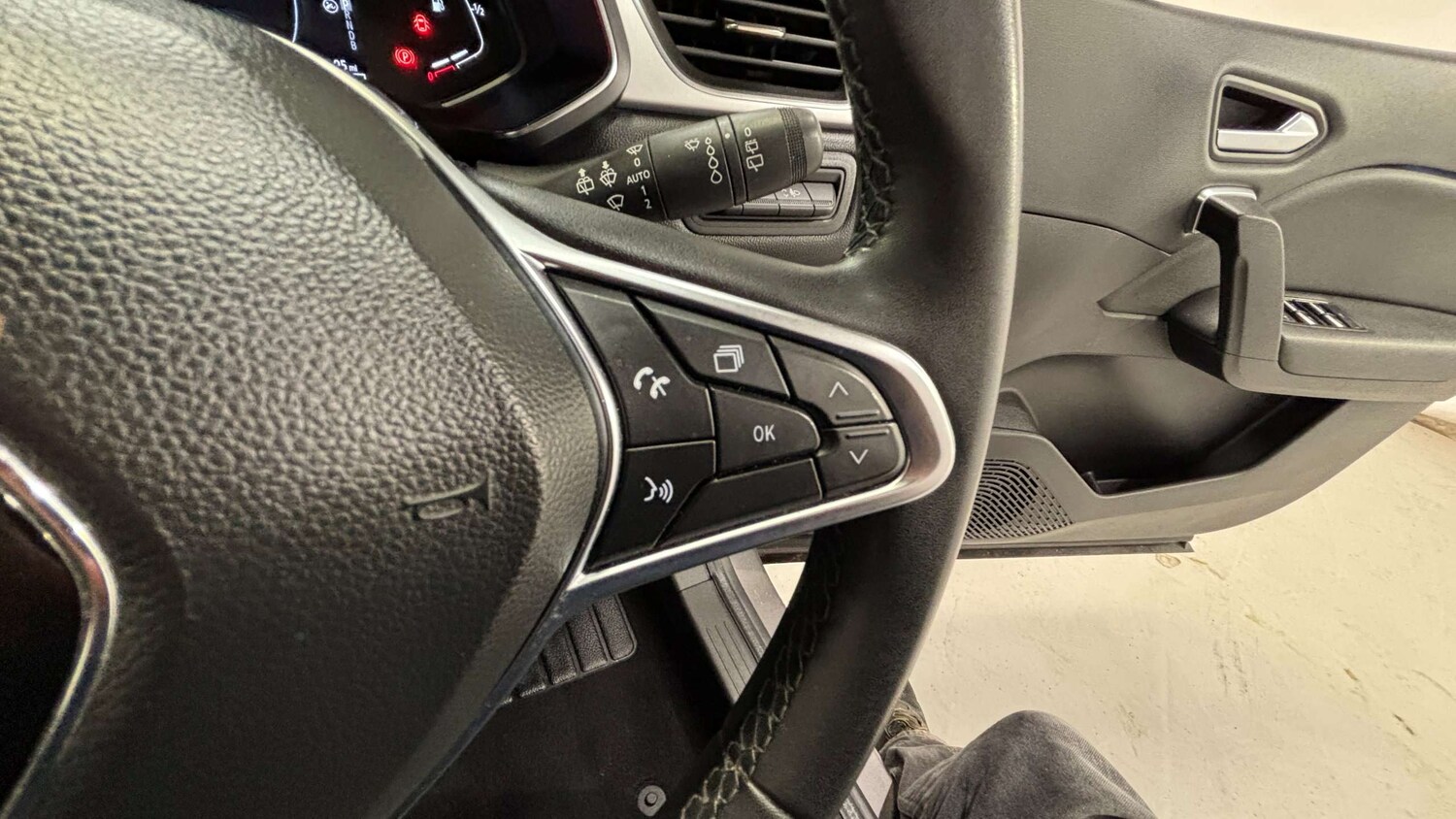 Used Renault Captur 2022 for sale - 76916193: Photo 21