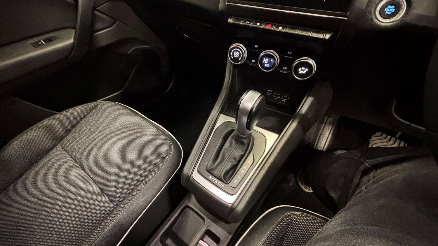 Used Renault Captur 2022 for sale - 76916193: Photo 26