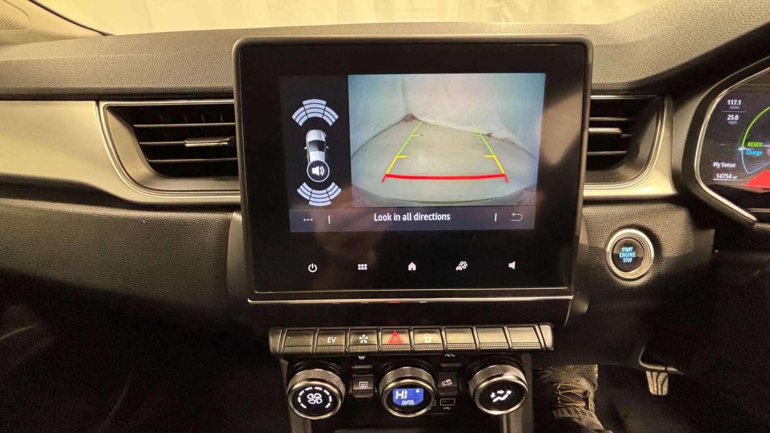 Used Renault Captur 2022 for sale - 76916193: Photo 30