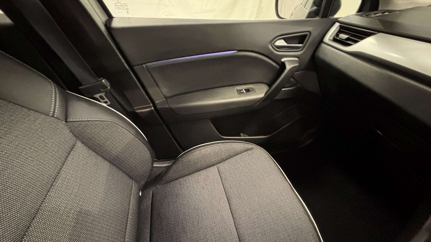 Used Renault Captur 2022 for sale - 76916193: Photo 32