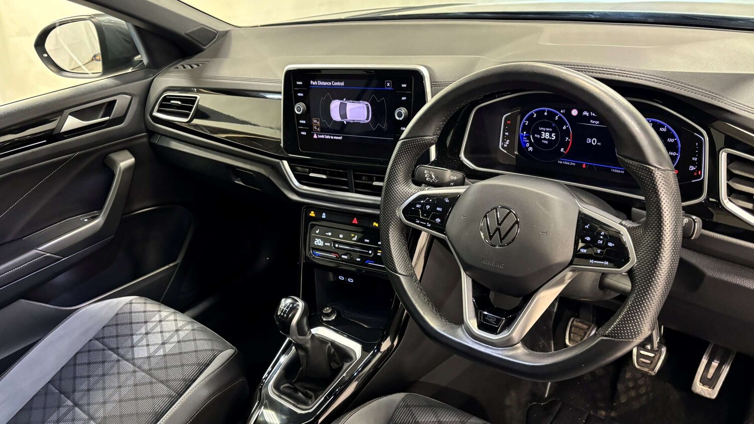 Used Volkswagen T-Roc 2022 for sale - 76915992: Photo 17