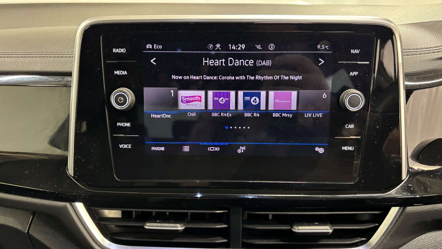 Used Volkswagen T-Roc 2022 for sale - 76915992: Photo 24