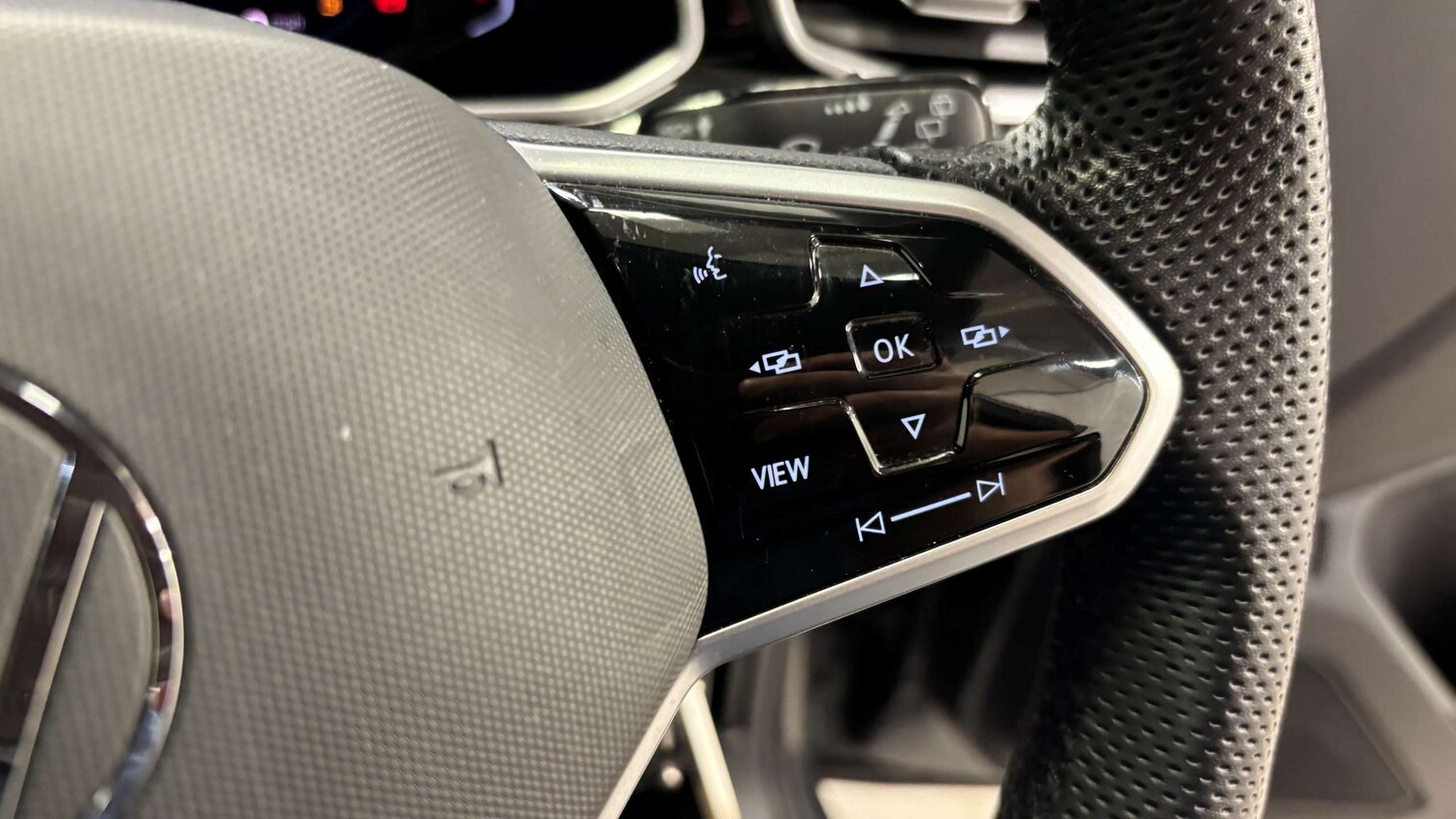 Used Volkswagen T-Roc 2022 for sale - 76915992: Photo 25