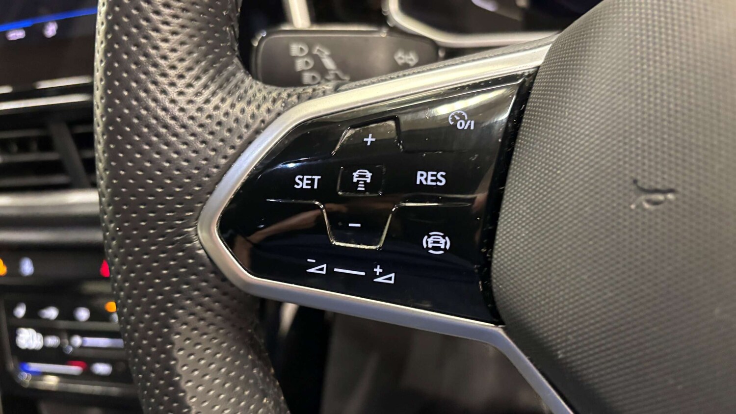 Used Volkswagen T-Roc 2022 for sale - 76915992: Photo 26