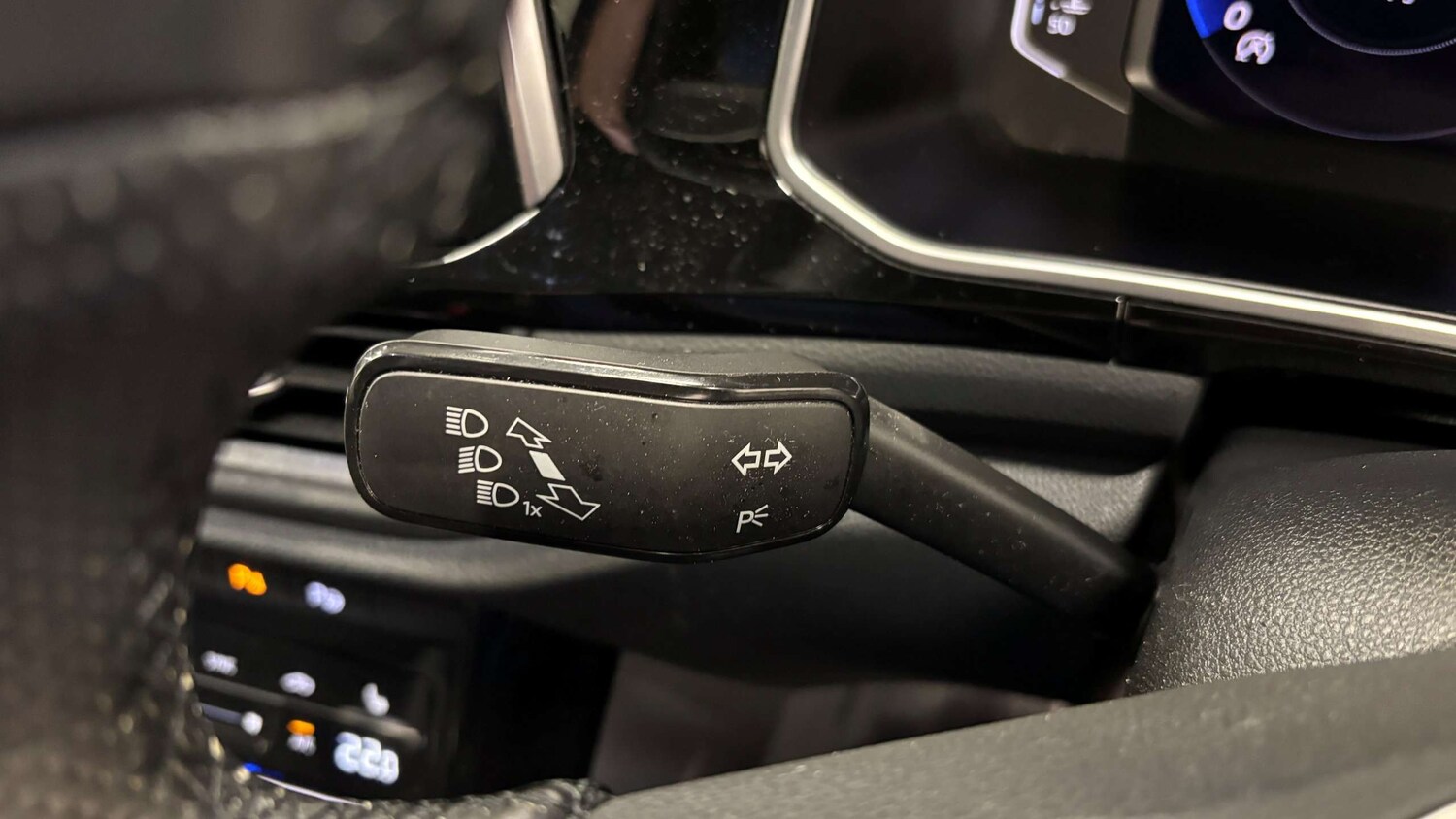 Used Volkswagen T-Roc 2022 for sale - 76915992: Photo 27