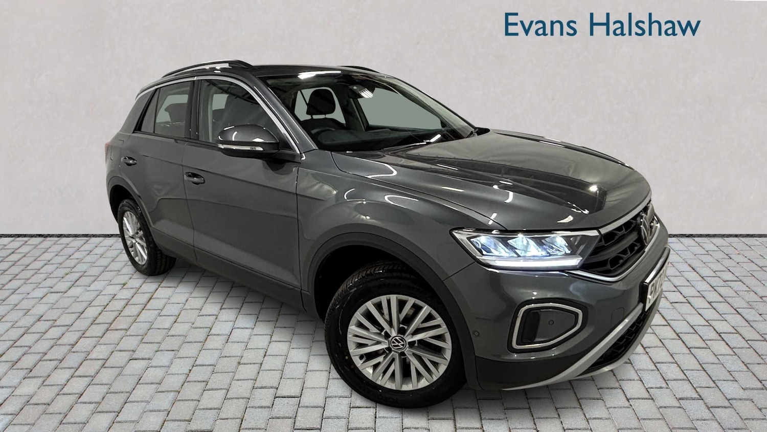 Used Volkswagen T-Roc 2022 for sale - 76889682: Photo 1