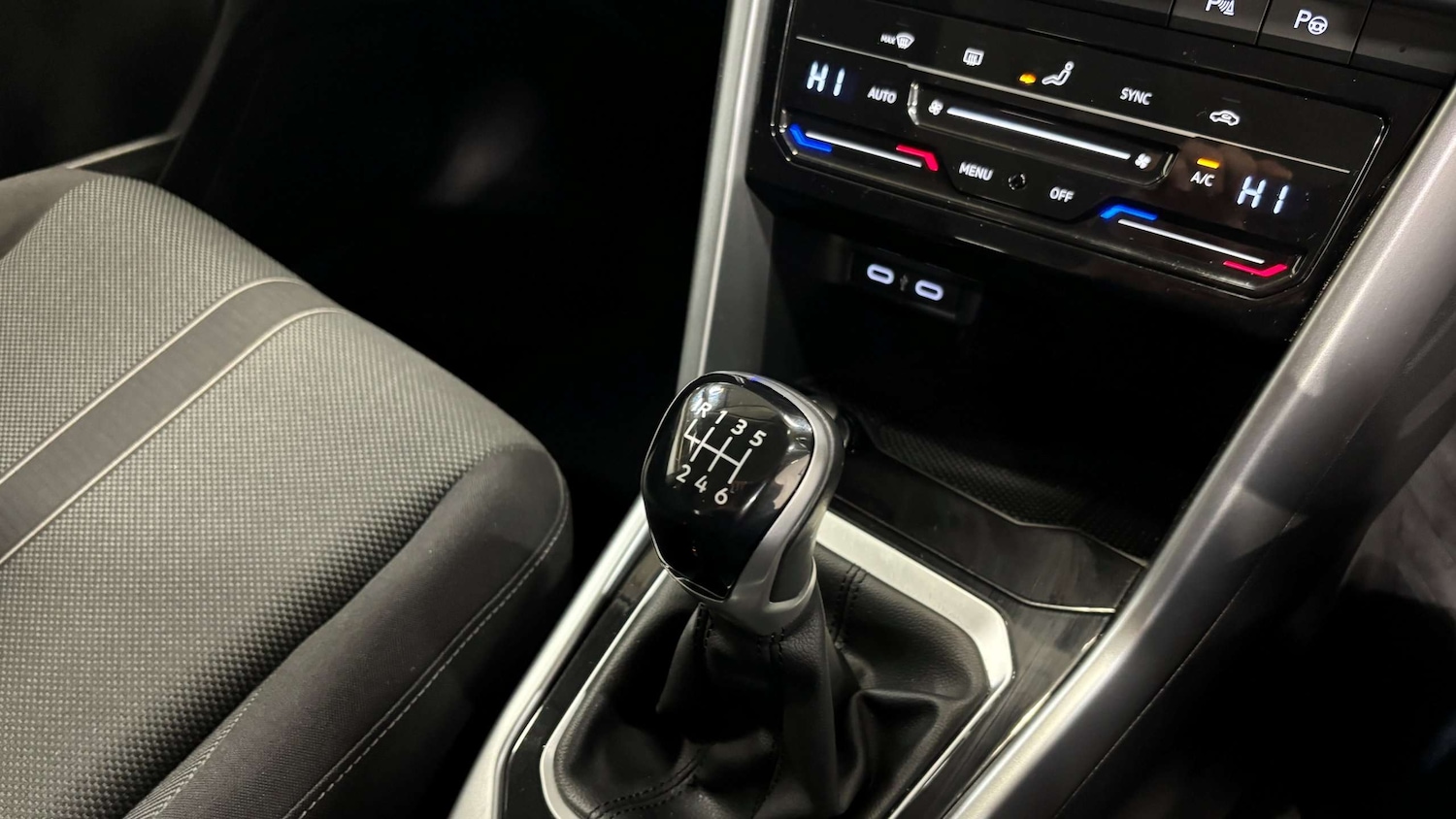 Used Volkswagen T-Roc 2022 for sale - 76889682: Photo 27