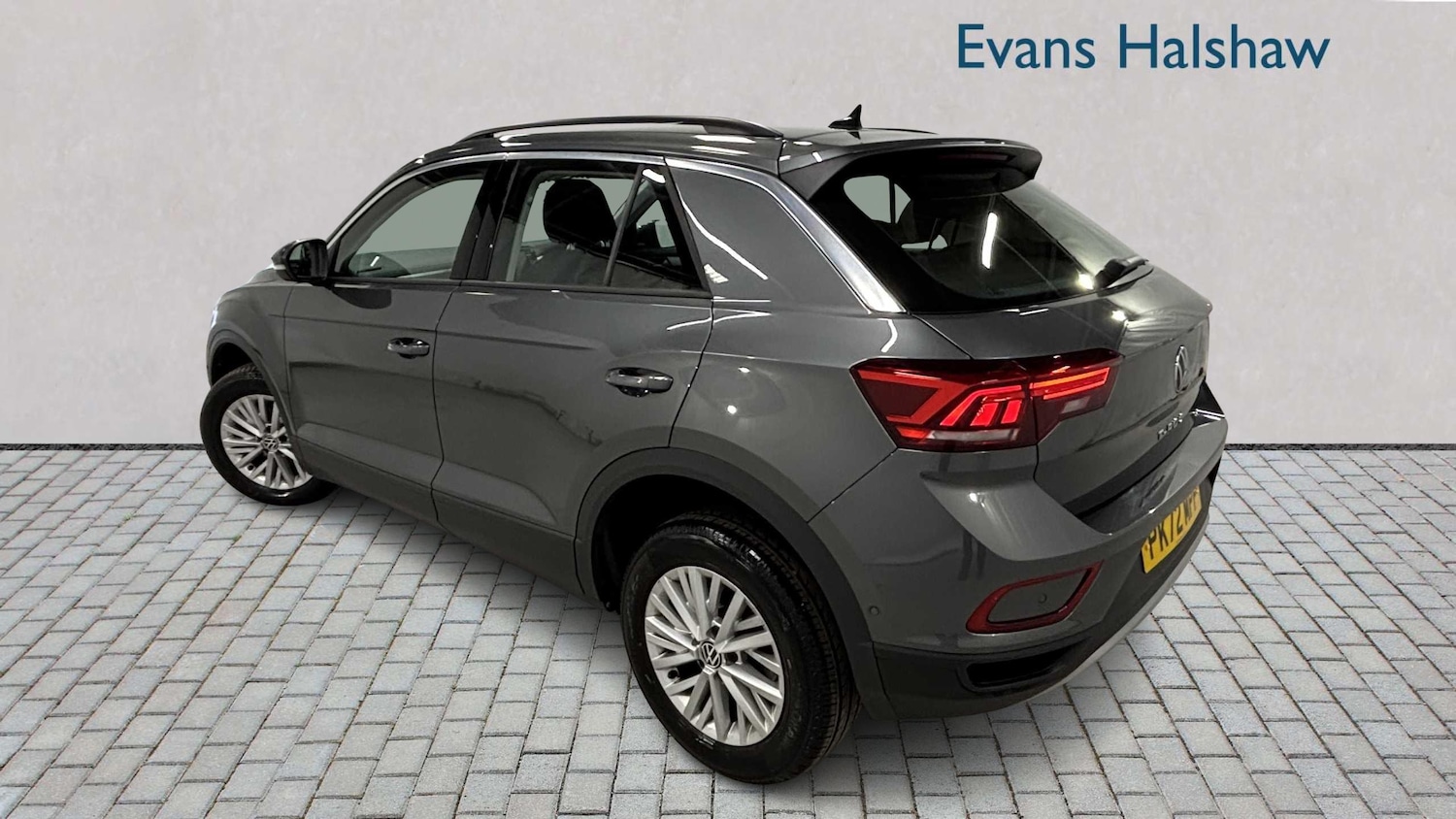 Used Volkswagen T-Roc 2022 for sale - 76889682: Photo 3