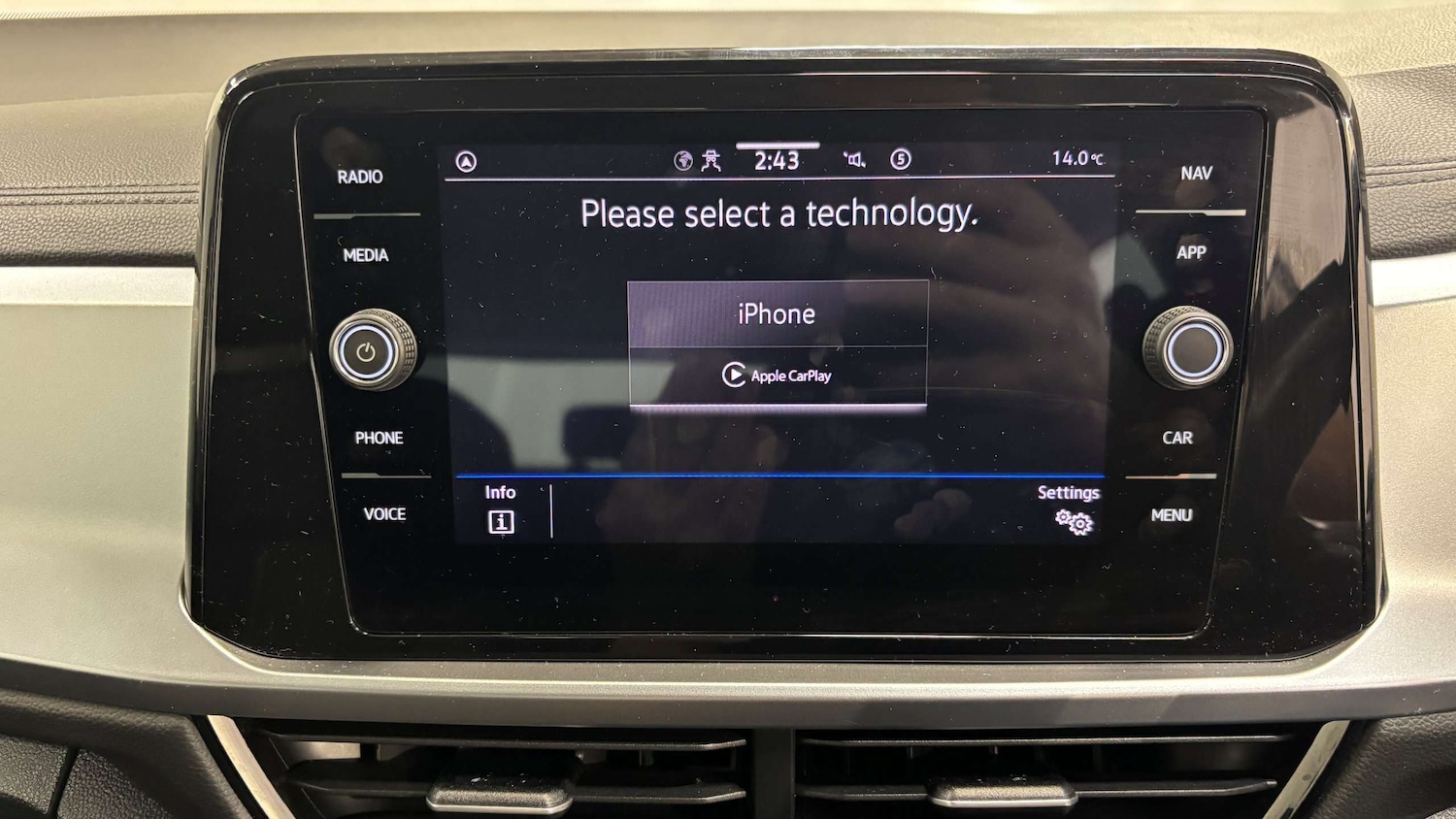 Used Volkswagen T-Roc 2022 for sale - 76889682: Photo 30