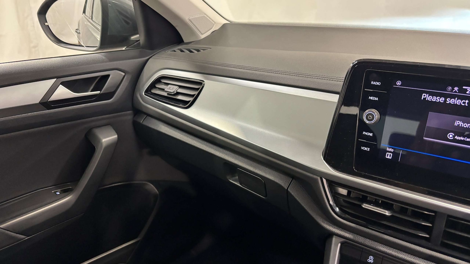 Used Volkswagen T-Roc 2022 for sale - 76889682: Photo 31