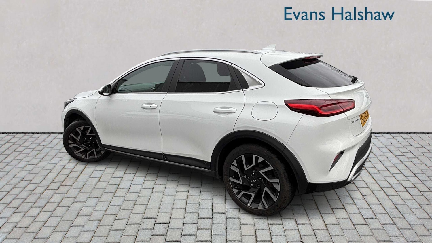 Used Kia XCeed 2023 for sale - 76553160: Photo 3