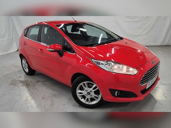 2014 - 1.25 82 Zetec 5dr