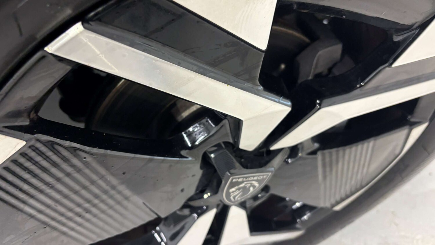 Used Peugeot 2008 2024 for sale - 77553237: Photo 33