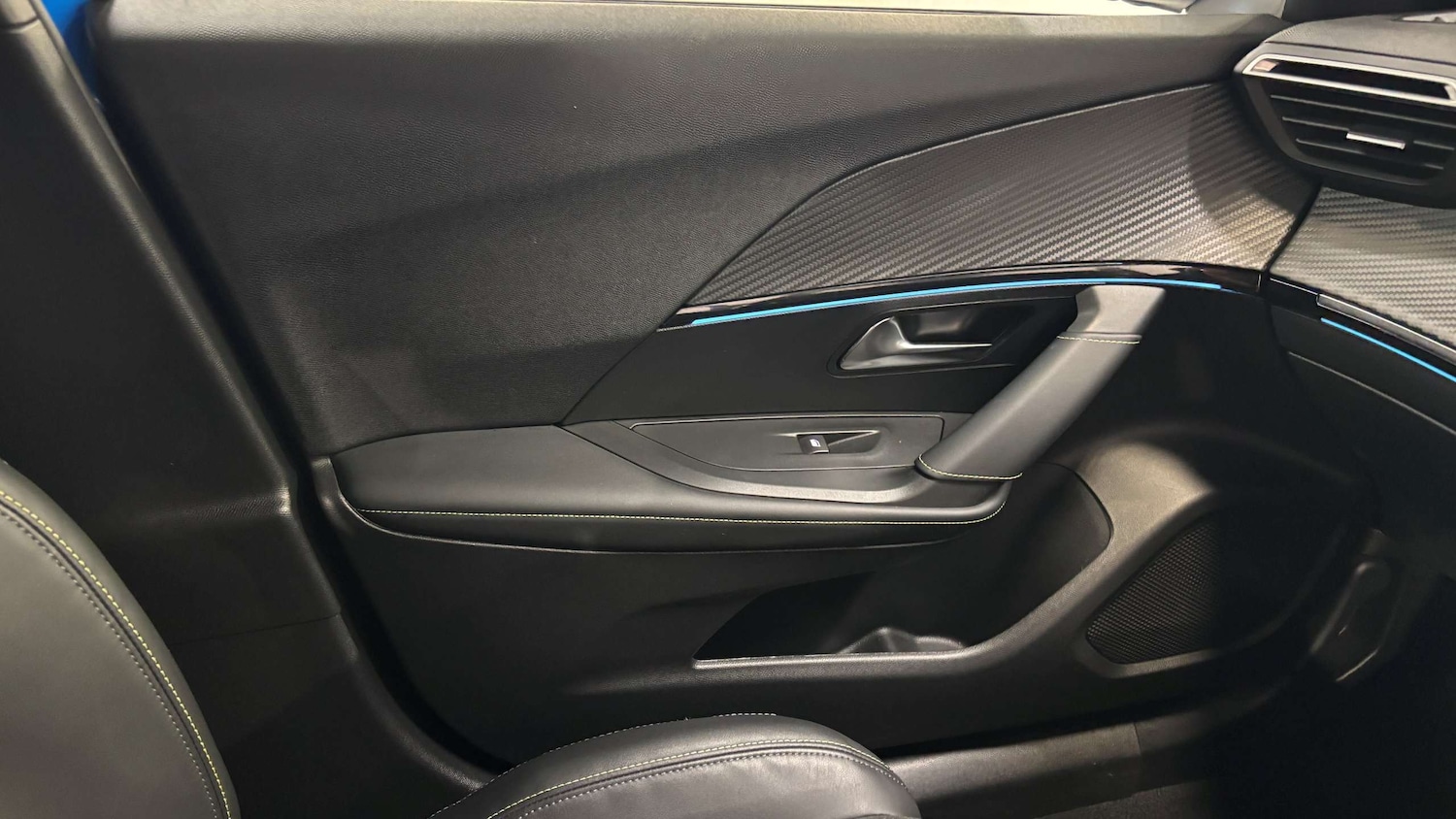 Used Peugeot 2008 2023 for sale - 77772150: Photo 32