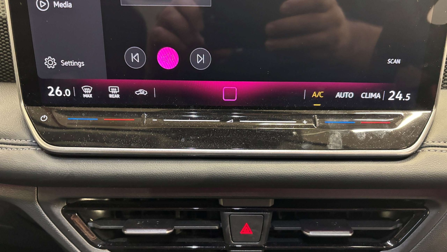 Used Volkswagen Tiguan 2024 for sale - 76804885: Photo 28