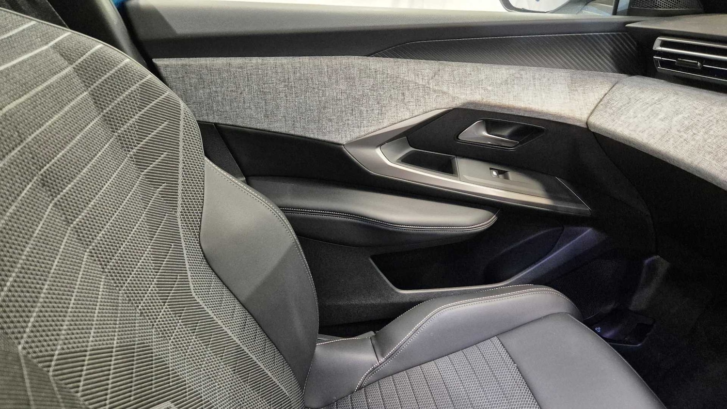 Used Peugeot 3008 2024 for sale - 77093366: Photo 34