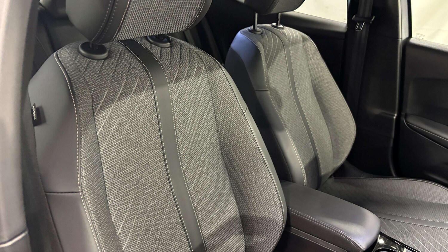 Used Peugeot 2008 2024 for sale - 77960854: Photo 14