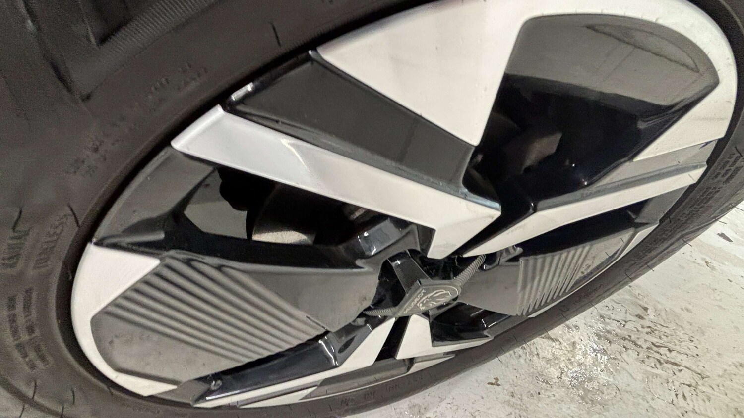 Used Peugeot 2008 2024 for sale - 77960854: Photo 32