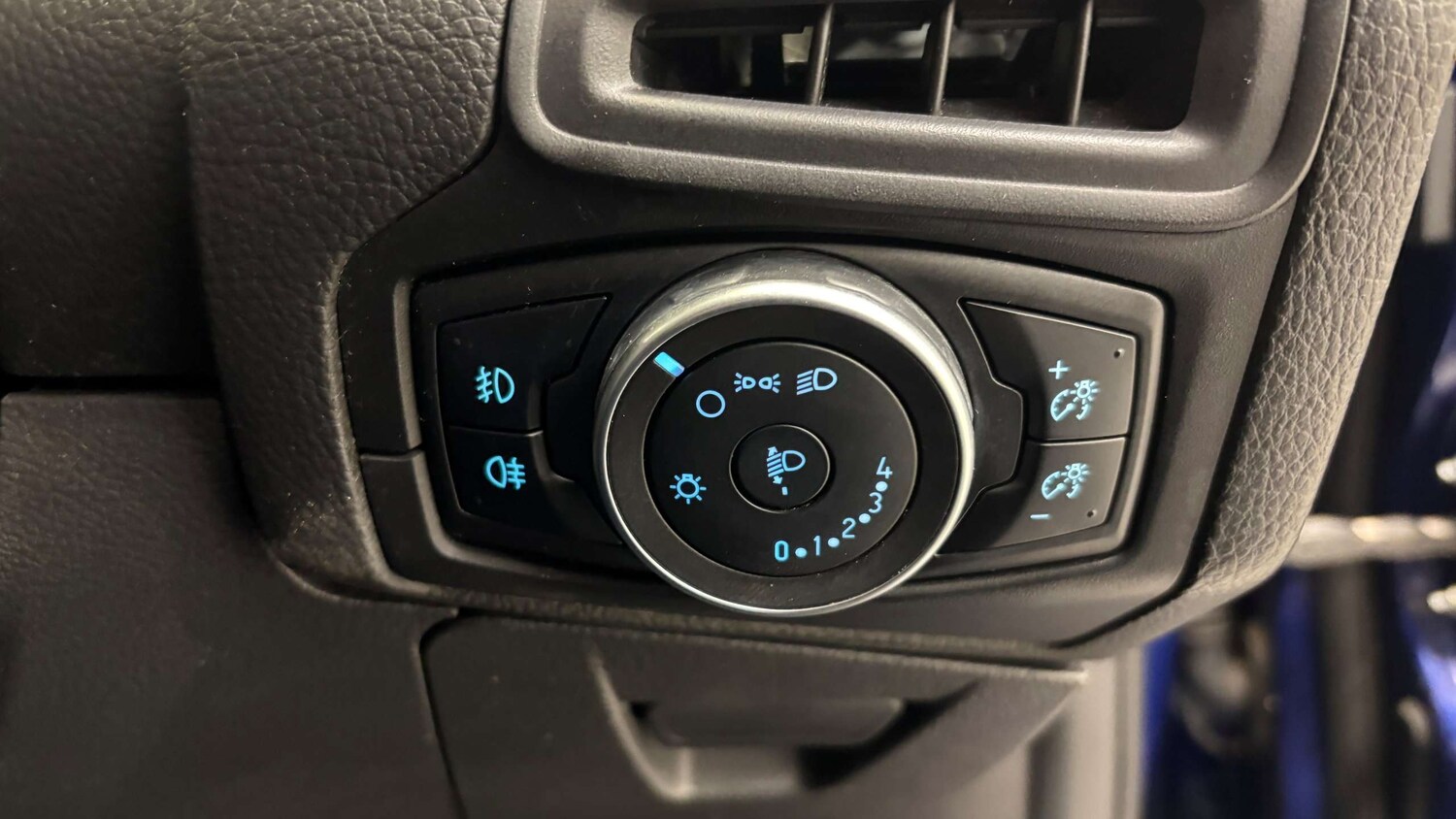 Used Ford Focus 2017 for sale - 78010313: Photo 21