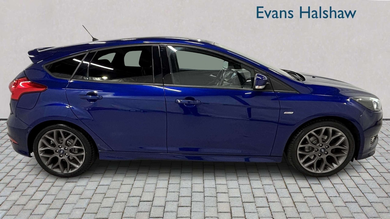 Used Ford Focus 2017 for sale - 78010313: Photo 4