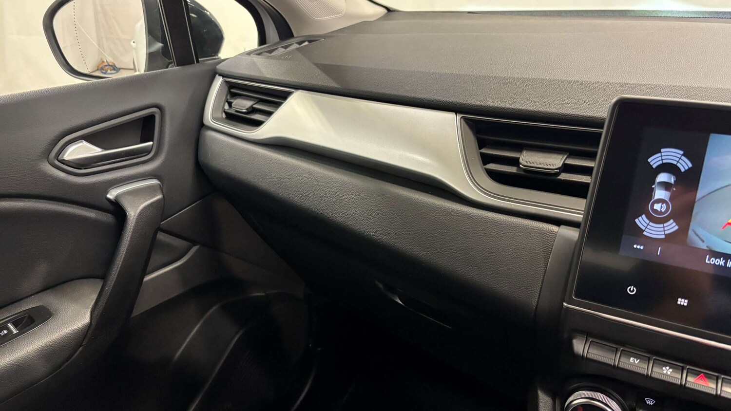 Used Renault Captur 2022 for sale - 76916184: Photo 31