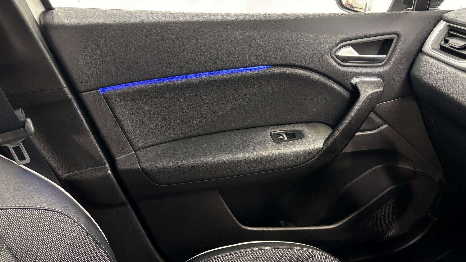 Used Renault Captur 2022 for sale - 76916184: Photo 32