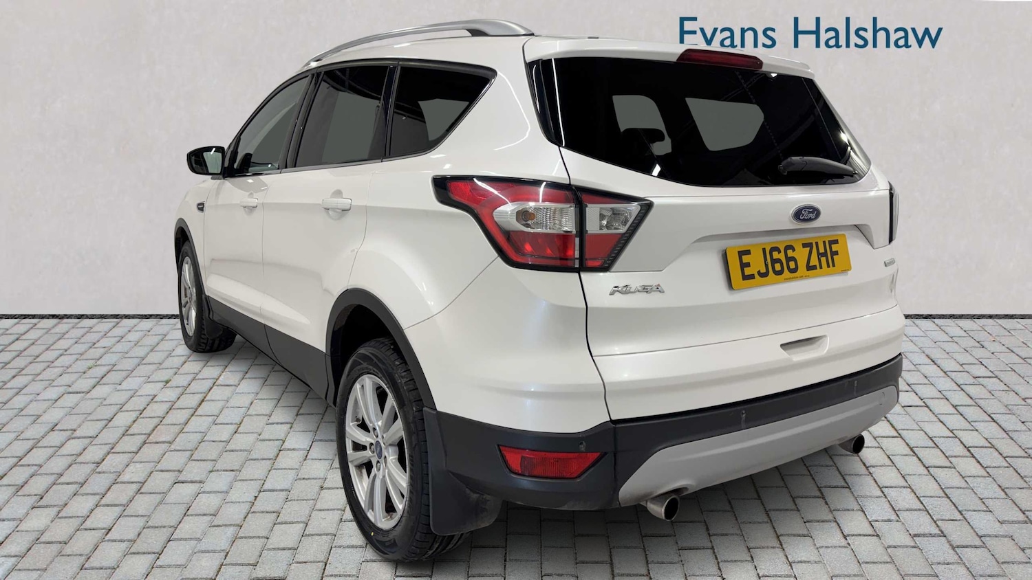 Used Ford Kuga 2016 for sale - 77257435: Photo 2