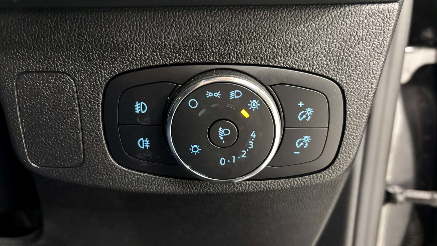 Used Ford Focus 2023 for sale - 76761152: Photo 20