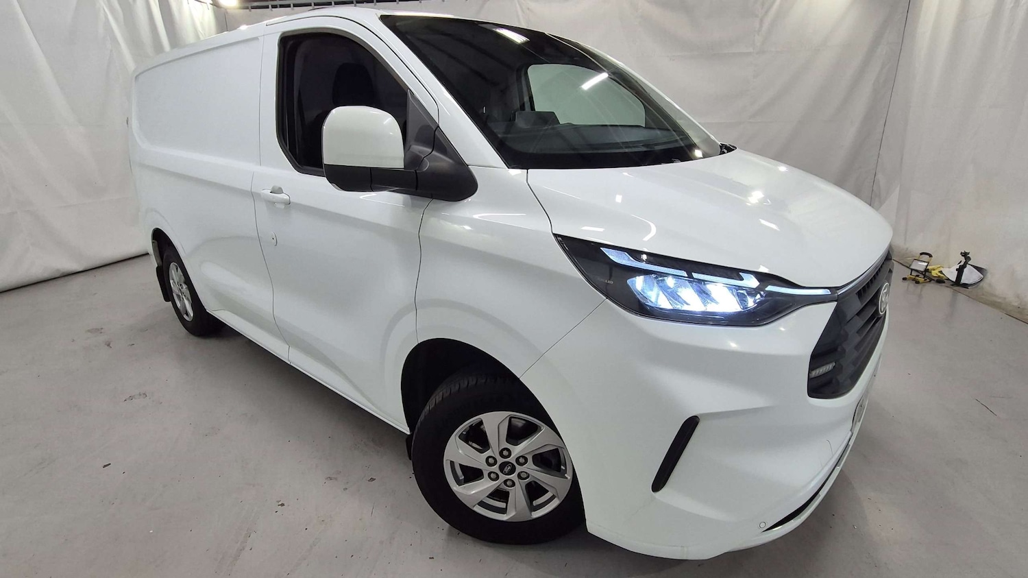 Used Ford Transit Custom 2024 for sale - 76141551: Photo 1