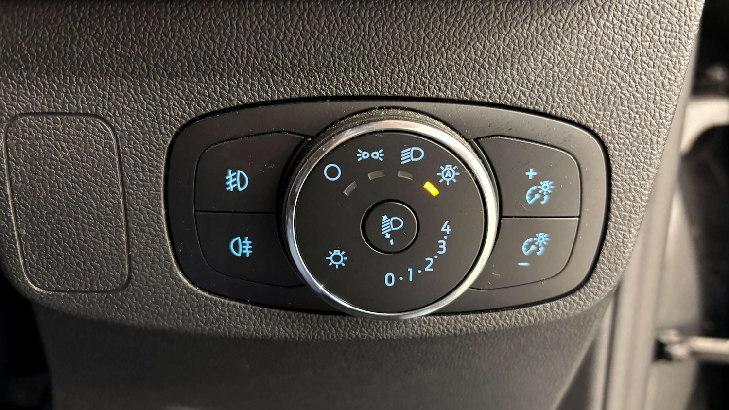 Used Ford Focus 2023 for sale - 76875839: Photo 22