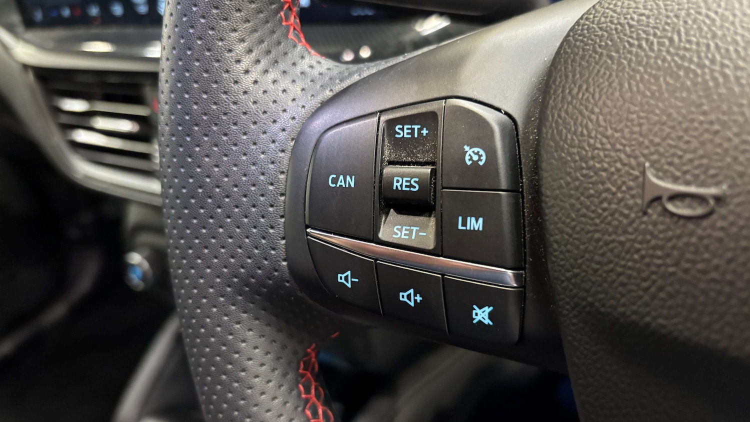 Used Ford Focus 2023 for sale - 76875839: Photo 25